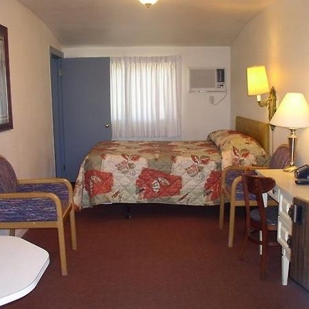 Hacienda Motel Alturas Oda fotoğraf